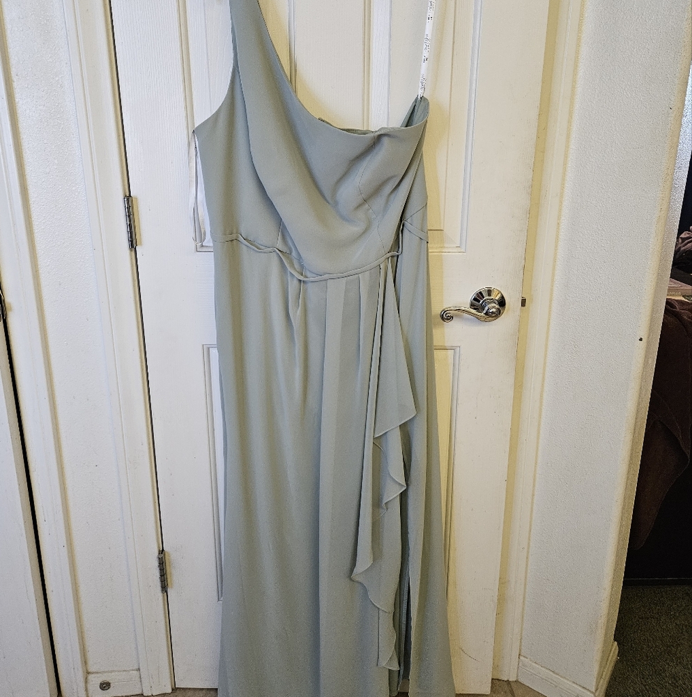 David's bridal CELEBRATE seafoam green dress